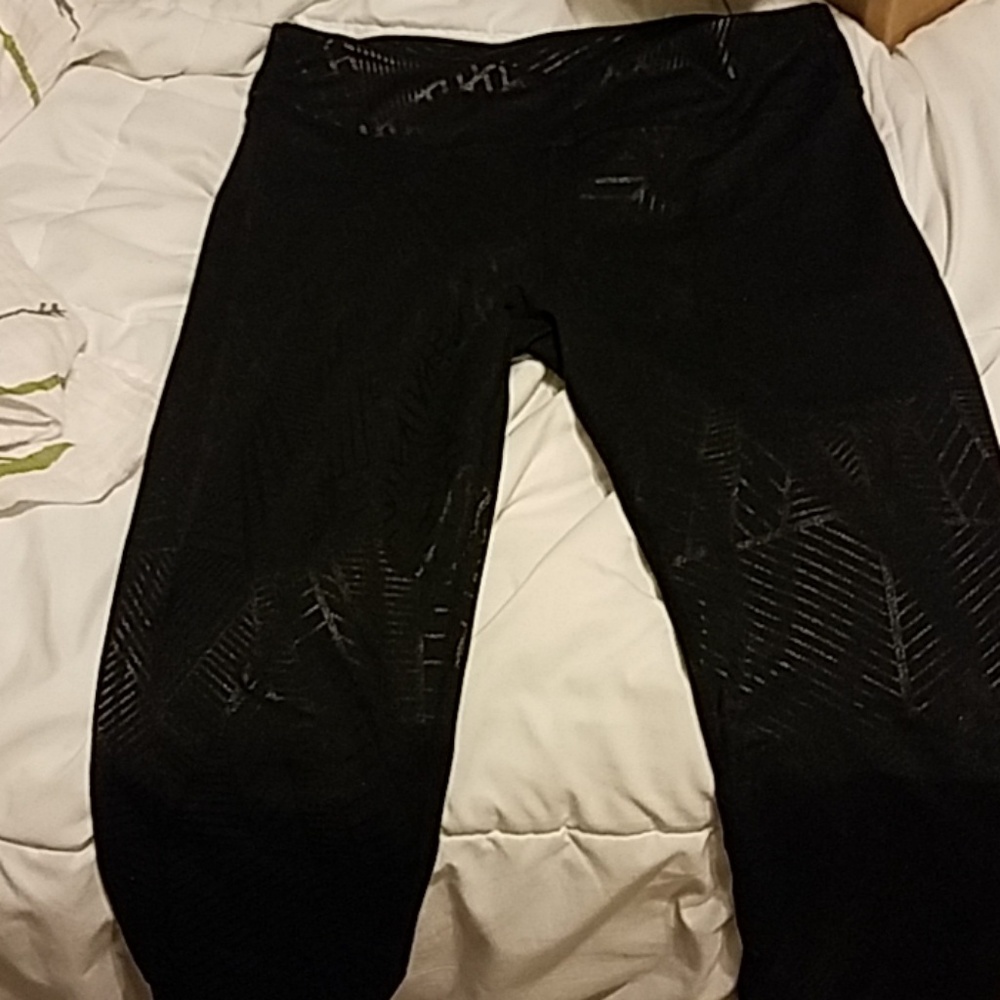 Fabletics cropped workout capris size medium